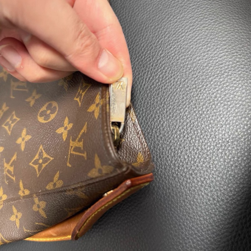 LOUIS VUITTON  Monogram Looping GM shoulder backpack-3