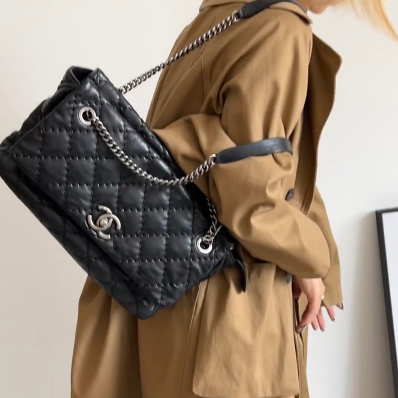 Chanel黑銀外縫線泡芙雲朵包 #9新閒置 #GD風超時尚 #15萬入手賠售割愛-4