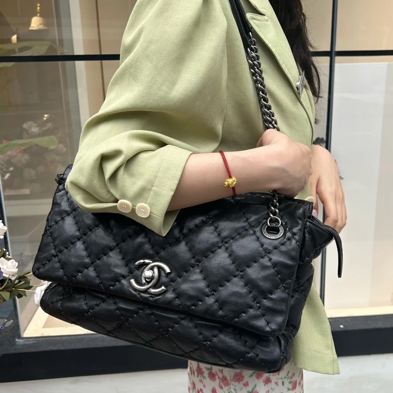 Chanel黑銀外縫線泡芙雲朵包 #9新閒置 #GD風超時尚 #15萬入手賠售割愛-6