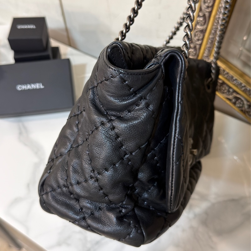 Chanel黑銀外縫線泡芙雲朵包 #9新閒置 #GD風超時尚 #15萬入手賠售割愛-12