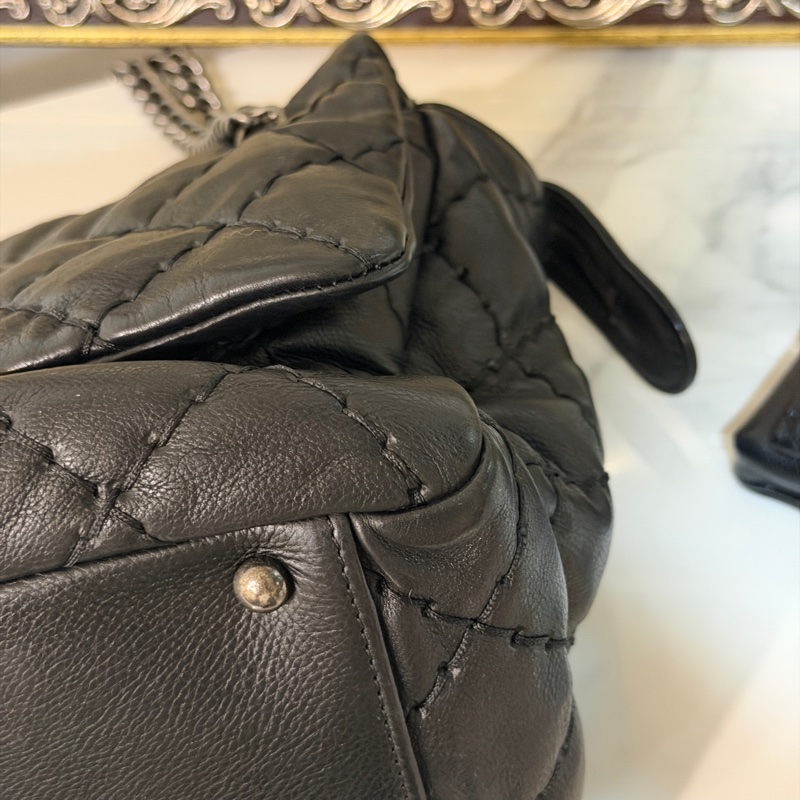 Chanel黑銀外縫線泡芙雲朵包 #9新閒置 #GD風超時尚 #15萬入手賠售割愛-15