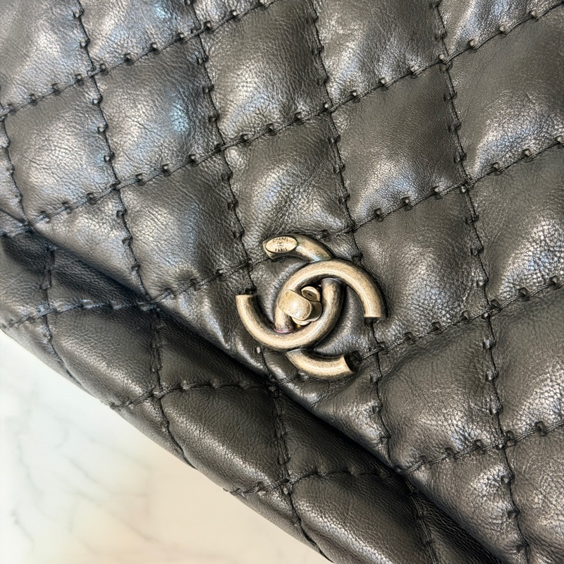 Chanel黑銀外縫線泡芙雲朵包 #9新閒置 #GD風超時尚 #15萬入手賠售割愛-17