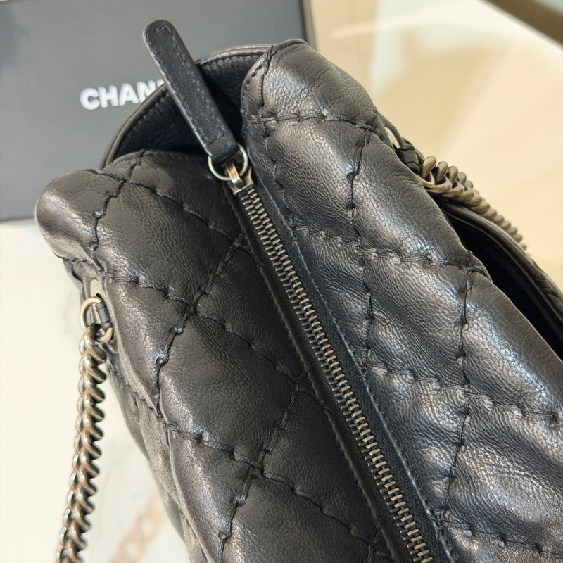 Chanel黑銀外縫線泡芙雲朵包 #9新閒置 #GD風超時尚 #15萬入手賠售割愛-21