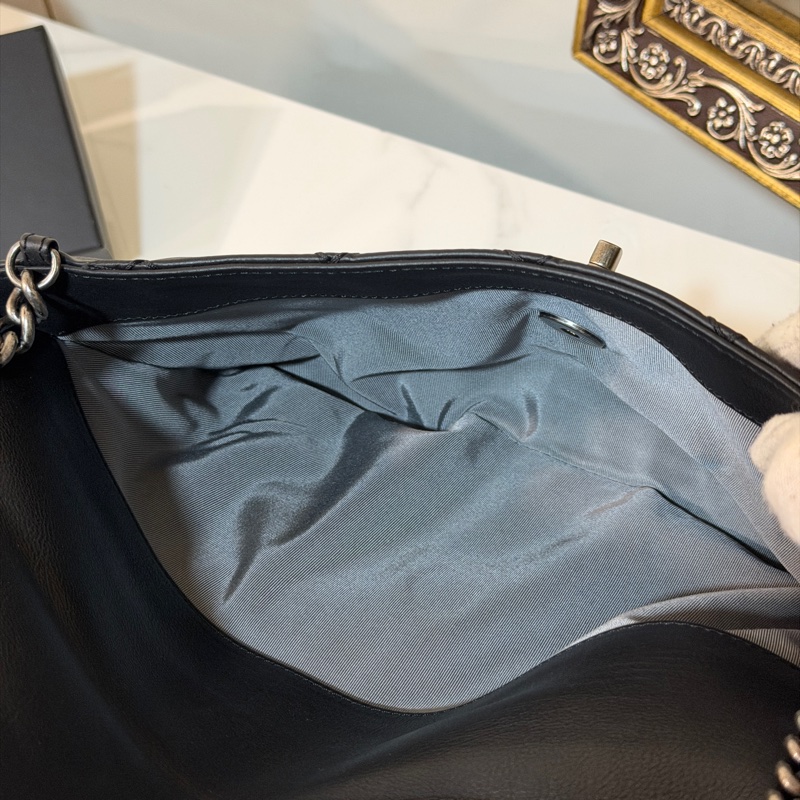 Chanel黑銀外縫線泡芙雲朵包 #9新閒置 #GD風超時尚 #15萬入手賠售割愛-23