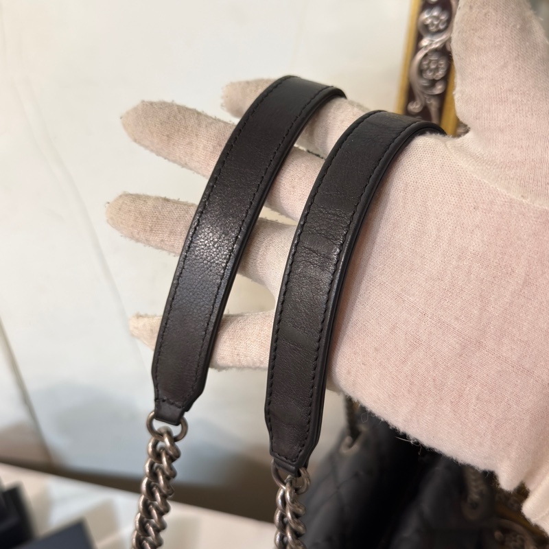 Chanel黑銀外縫線泡芙雲朵包 #9新閒置 #GD風超時尚 #15萬入手賠售割愛-25