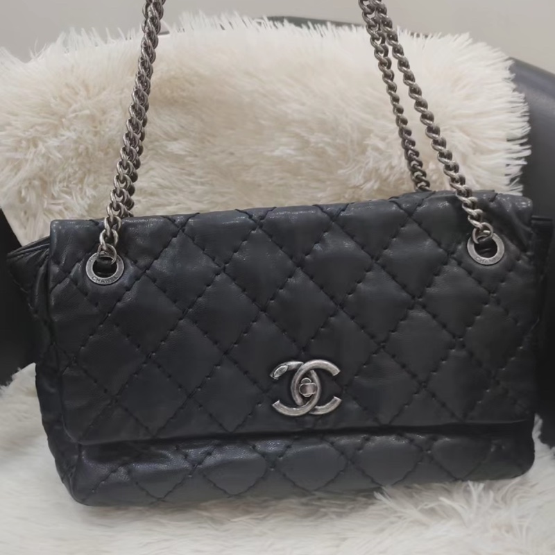 Chanel黑銀外縫線泡芙雲朵包 #9新閒置 #GD風超時尚 #15萬入手賠售割愛-26