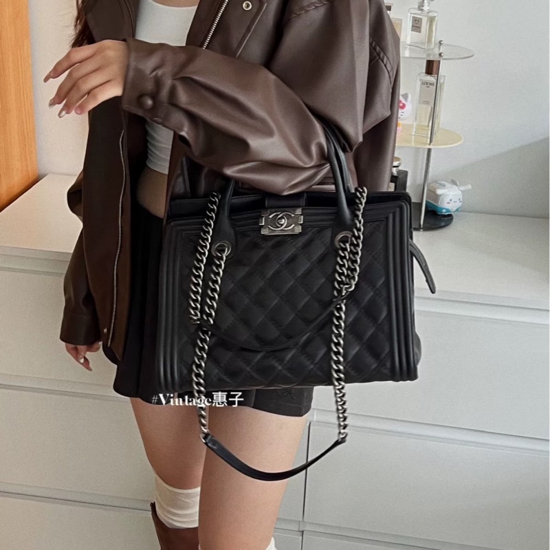 #絕版小香收藏 #leboy系列 🉑肩背 香奈兒黑銀boy菱格紋托特包-3