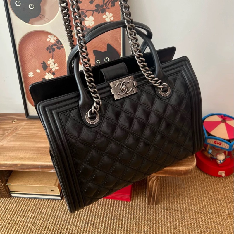 #絕版小香收藏 #leboy系列 🉑肩背 香奈兒黑銀boy菱格紋托特包-4