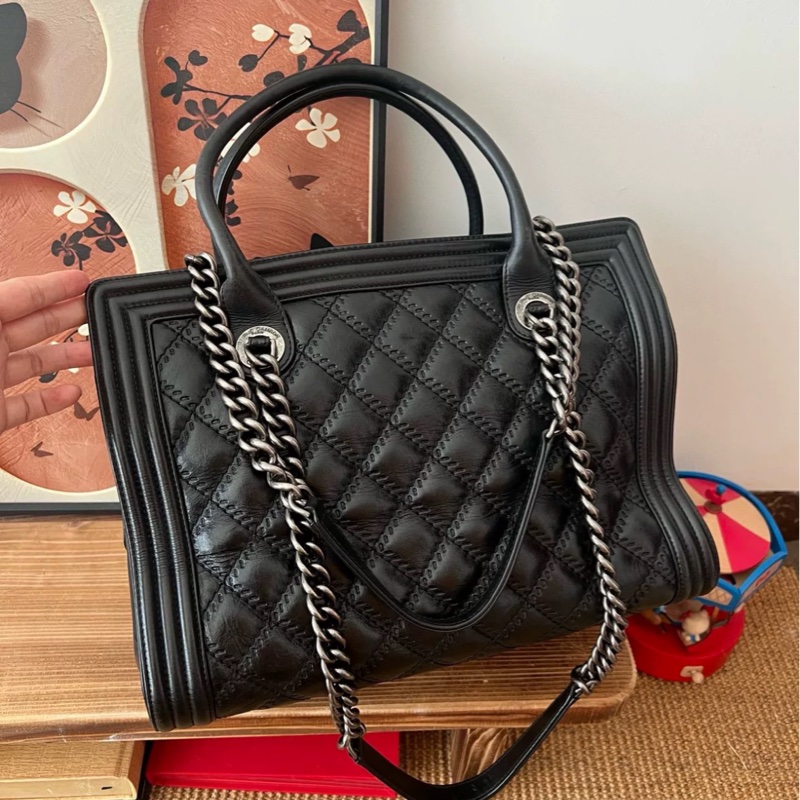 #絕版小香收藏 #leboy系列 🉑肩背 香奈兒黑銀boy菱格紋托特包-5