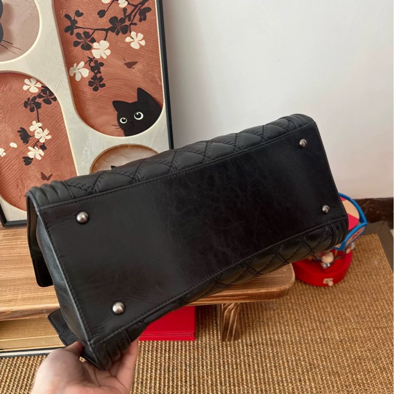 #絕版小香收藏 #leboy系列 🉑肩背 香奈兒黑銀boy菱格紋托特包-9