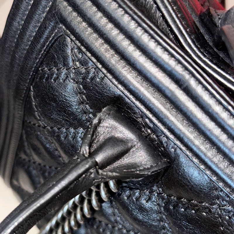 #絕版小香收藏 #leboy系列 🉑肩背 香奈兒黑銀boy菱格紋托特包-14