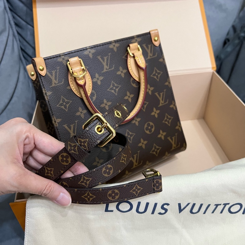 #LOUIS VUITTON #老花琴譜包型號：M45847 SAC NV BB MNG VVN-4
