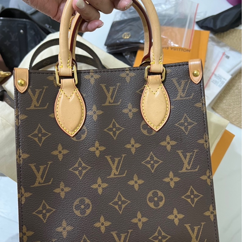 #LOUIS VUITTON #老花琴譜包型號：M45847 SAC NV BB MNG VVN-11