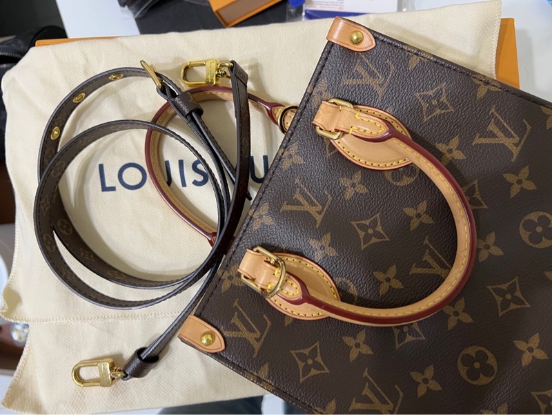 #LOUIS VUITTON #老花琴譜包型號：M45847 SAC NV BB MNG VVN-15
