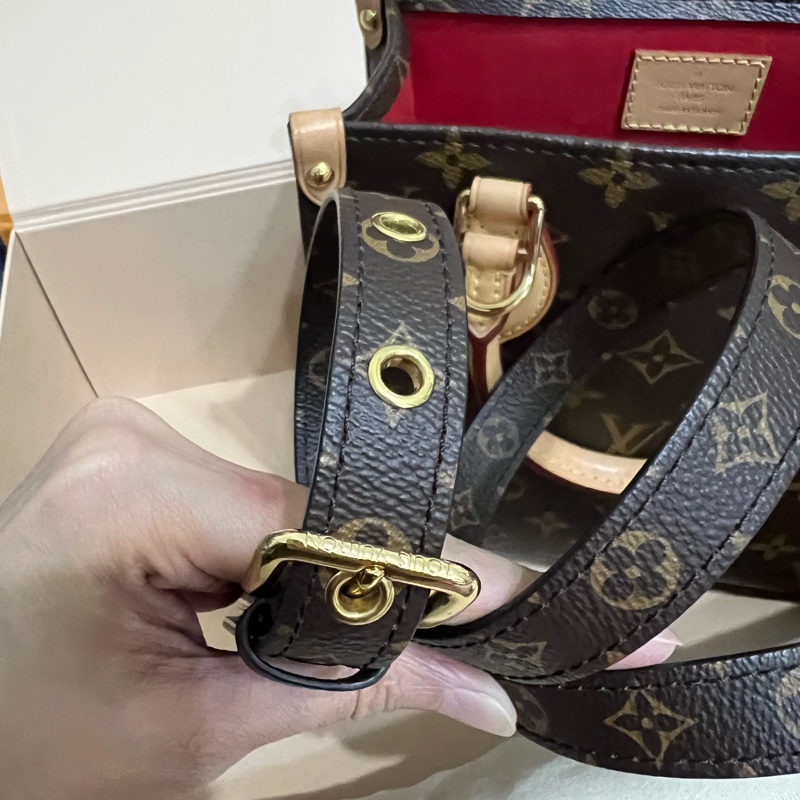 #LOUIS VUITTON #老花琴譜包型號：M45847 SAC NV BB MNG VVN-37