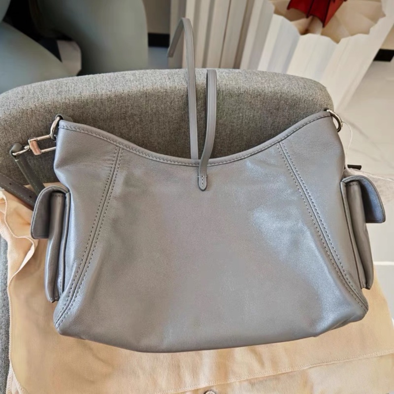 #全新全配🈶25年購證 #台灣專櫃斷貨 Lv carryall cargo pm 鯊魚灰小號年-8