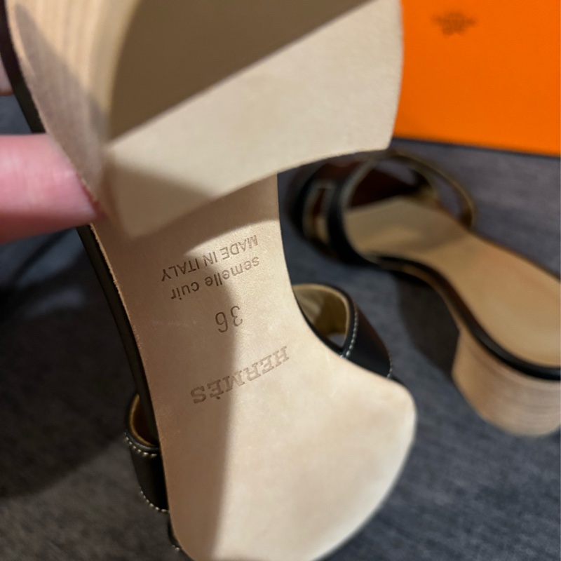 Hermes 低跟鞋 閒置品-8