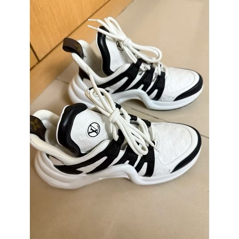 LV Archlight 運動鞋 女鞋38號 白色