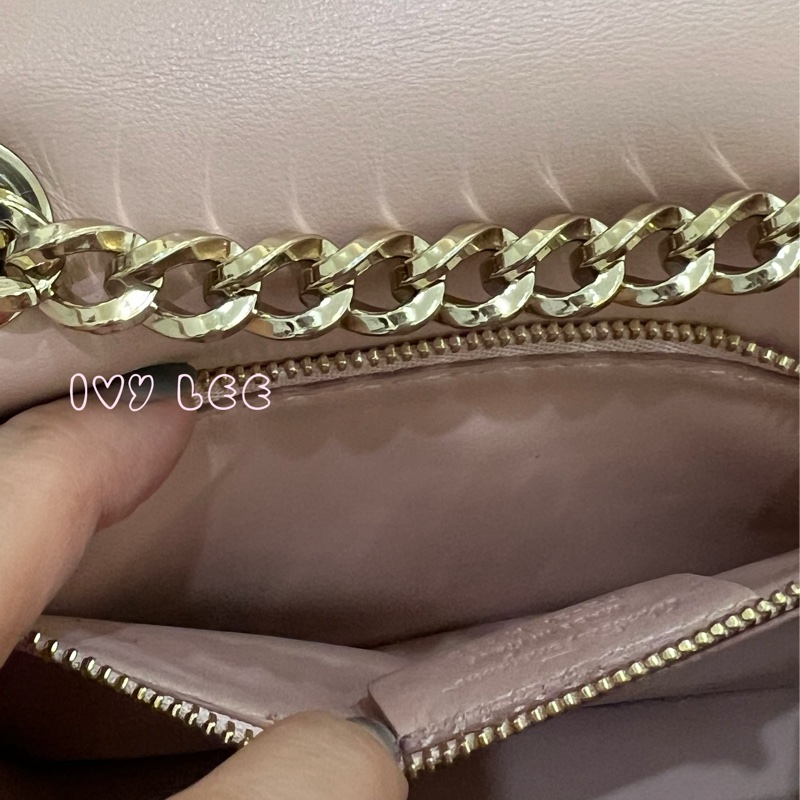 Salvatore Ferragamo黑色 金色皮革鉚釘 Vara 蝴蝶結翻蓋肩背包 鏈條包 斜背包 正品 二手精品-11