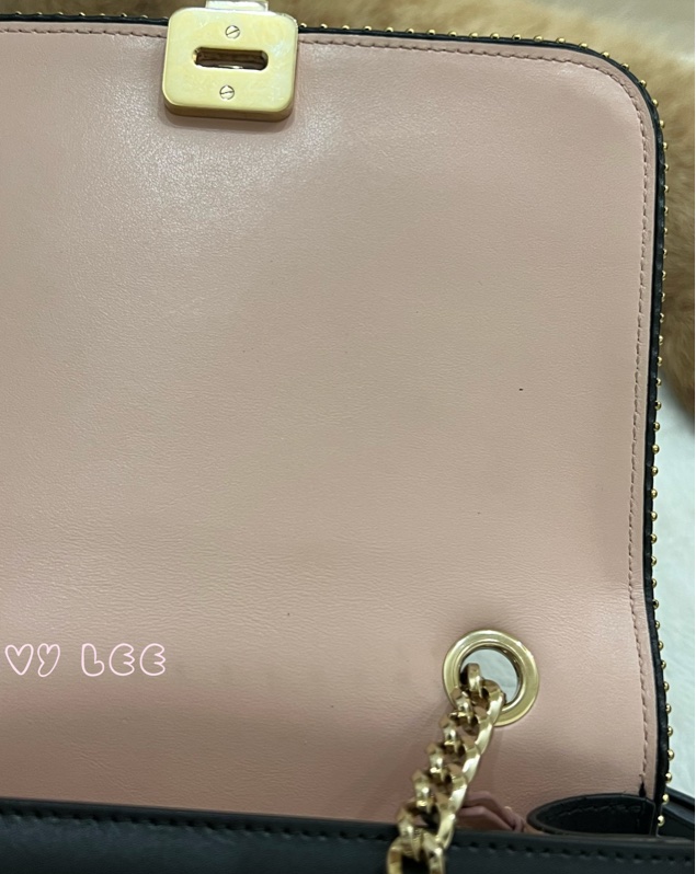 Salvatore Ferragamo黑色 金色皮革鉚釘 Vara 蝴蝶結翻蓋肩背包 鏈條包 斜背包 正品 二手精品-30