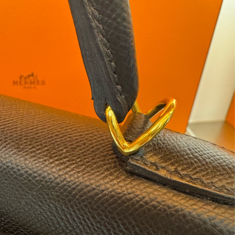 Hermes Kelly28 黑金外縫凱莉 🖤 C刻 很美的包很美的價錢 可遇不可求-12