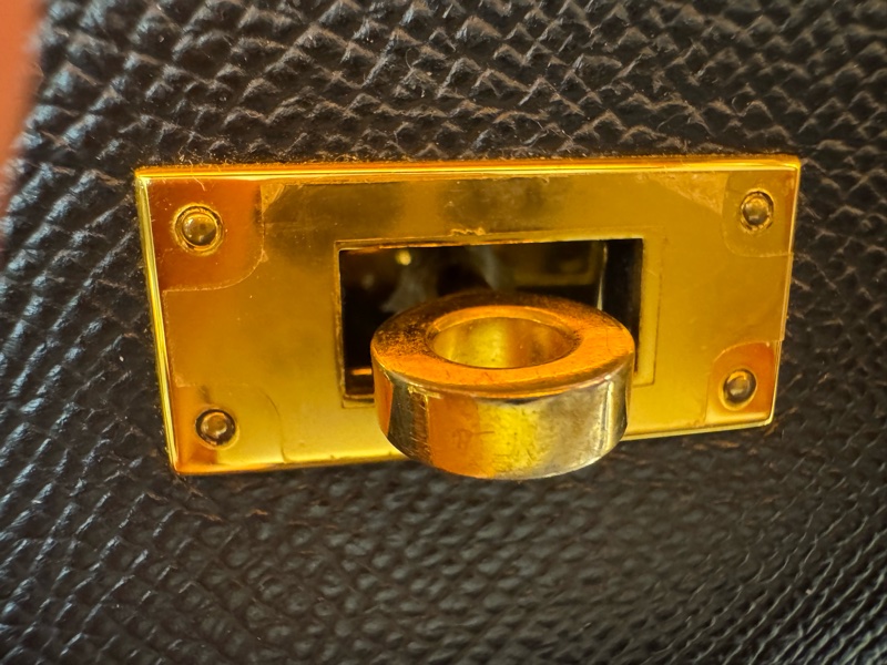 Hermes Kelly28 黑金外縫凱莉 🖤 C刻 很美的包很美的價錢 可遇不可求-14