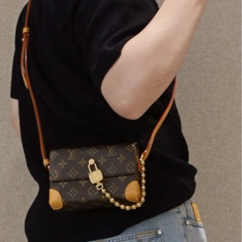 Lv新款老花小方包Steamer/台灣專櫃上個月才剛買/M14738-6