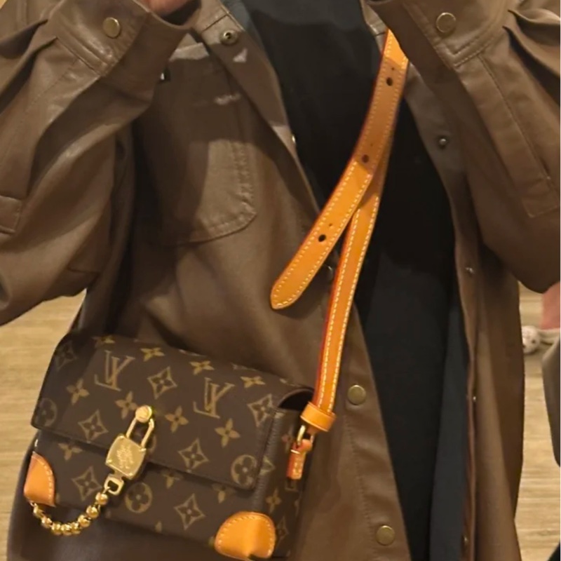 Lv新款老花小方包Steamer/台灣專櫃上個月才剛買/M14738-8