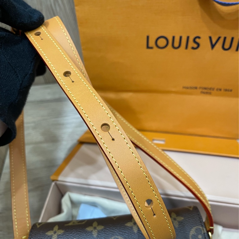 Lv新款老花小方包Steamer/台灣專櫃上個月才剛買/M14738-23