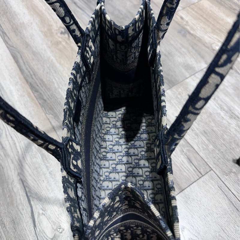 Dior Tote包 中號  幾乎全新鮮少使用閒置品-9