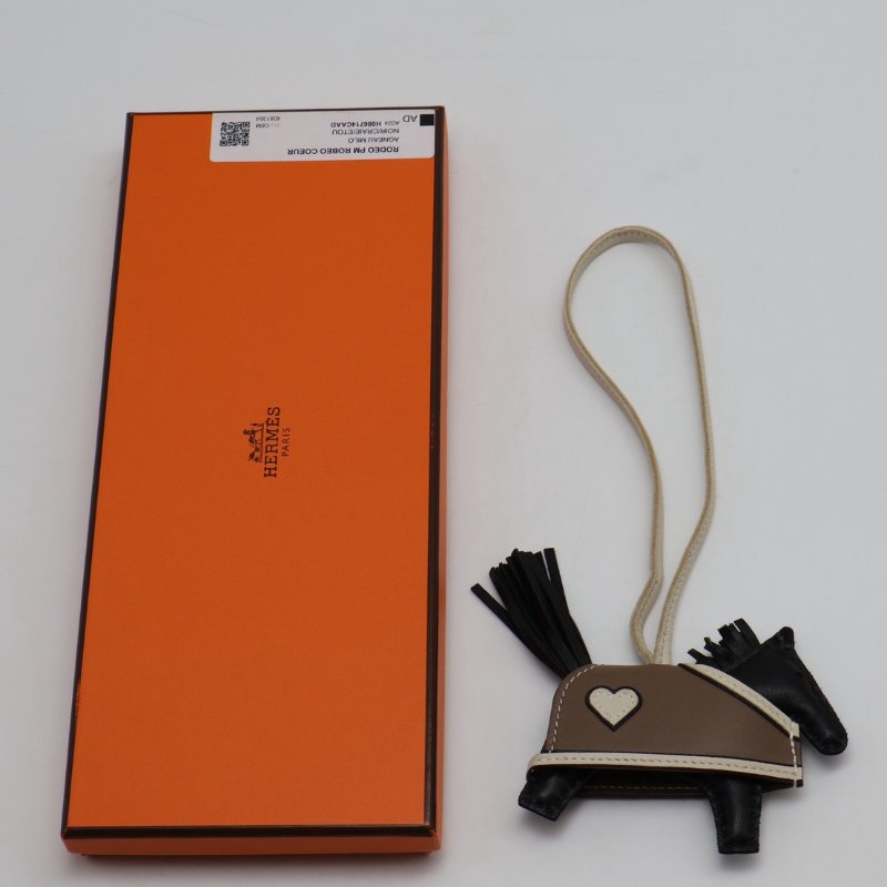 HERMES Rodeo Robeo Coeur小馬 - 黑/大象灰/奶昔白-7