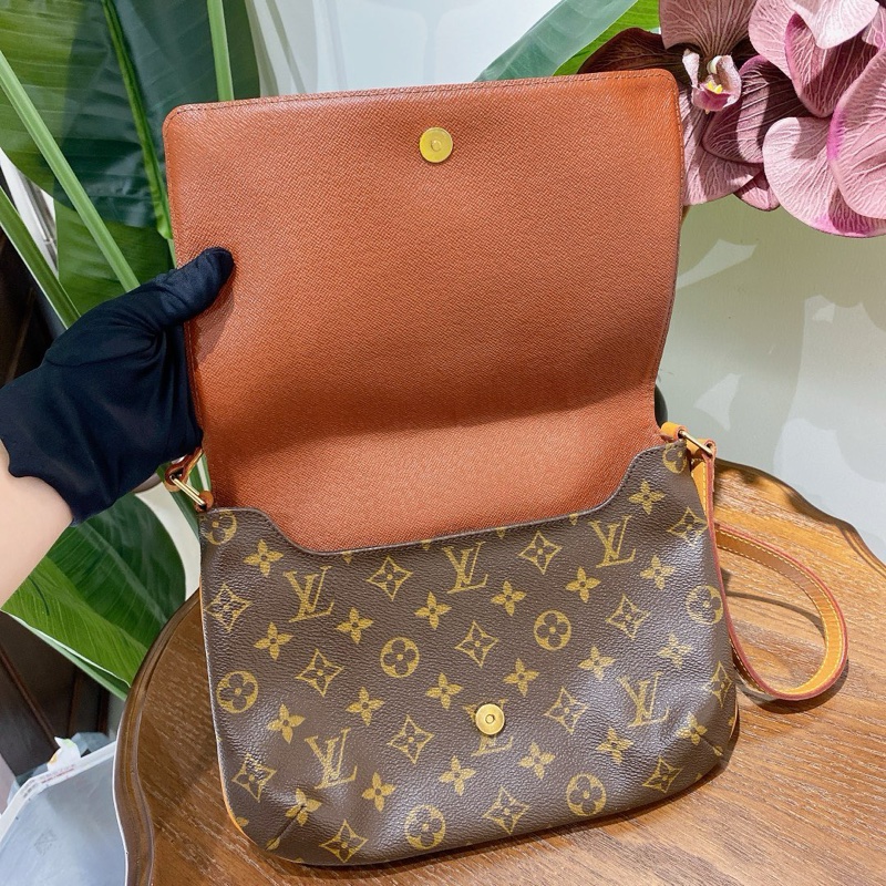 LV 中古 王菲包-6