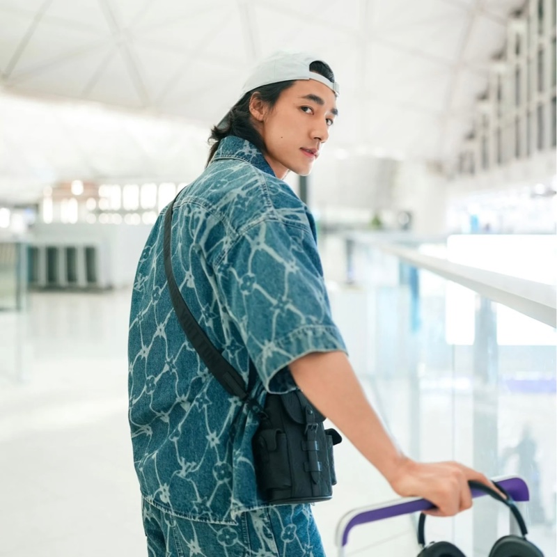 LV 黑色Christopher xs斜挎包,尺寸約14x19-0