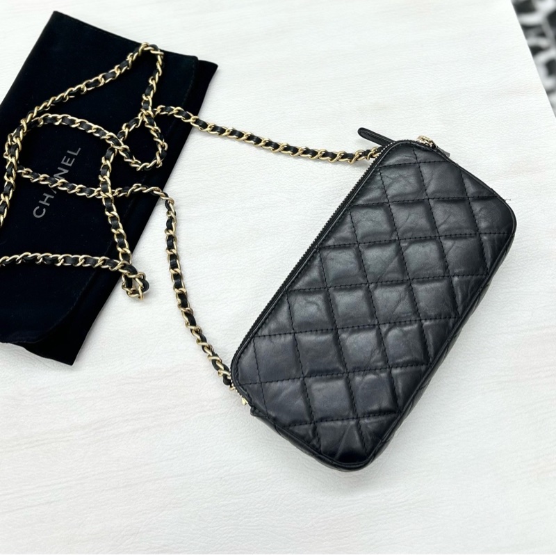 Chanel 徽章2.55黑金牛皮 手機鏈條包，尺寸約19*10，鐳射25開 附件塵袋-1