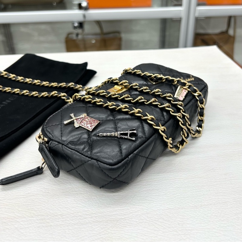 Chanel 徽章2.55黑金牛皮 手機鏈條包，尺寸約19*10，鐳射25開 附件塵袋-4