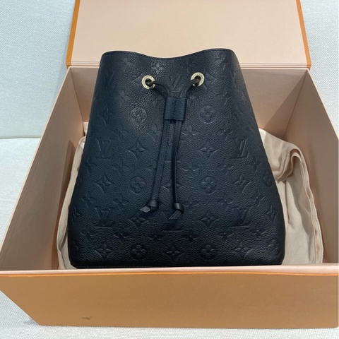 LV 黑金壓花全皮 手柄水桶包 芯片款 尺寸約26*26