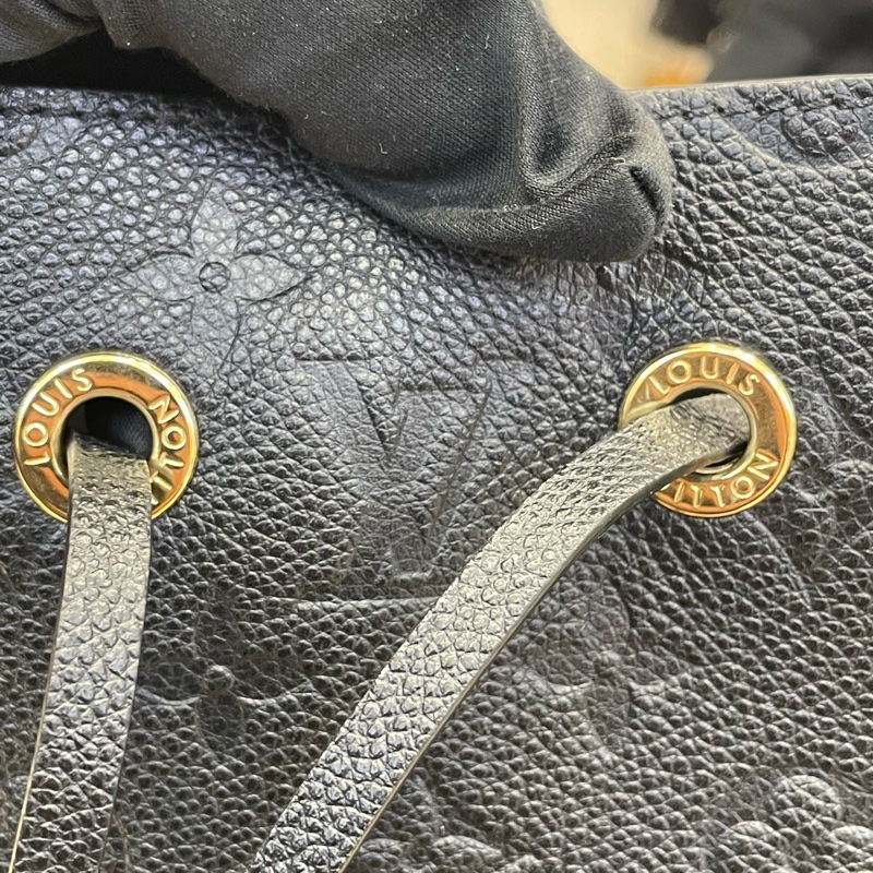 LV 黑金壓花全皮 手柄水桶包 芯片款 尺寸約26*26-14