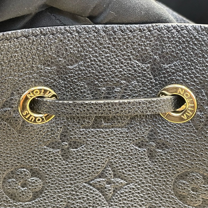 LV 黑金壓花全皮 手柄水桶包 芯片款 尺寸約26*26-15