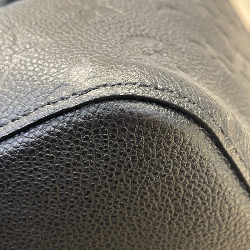 LV 黑金壓花全皮 手柄水桶包 芯片款 尺寸約26*26-17