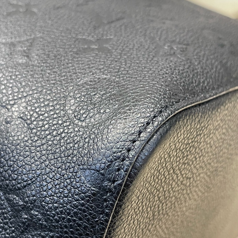 LV 黑金壓花全皮 手柄水桶包 芯片款 尺寸約26*26-18