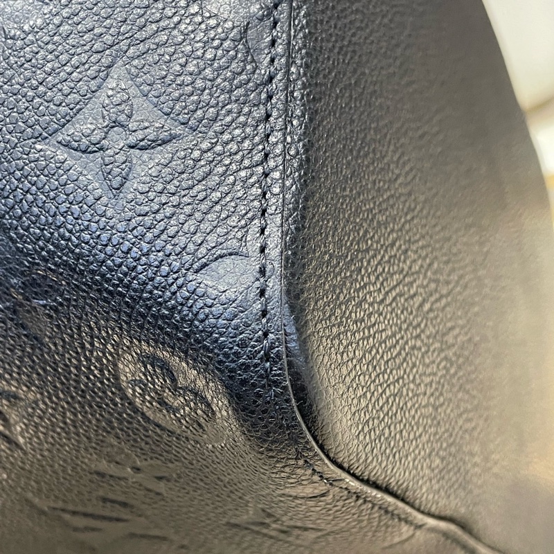 LV 黑金壓花全皮 手柄水桶包 芯片款 尺寸約26*26-19