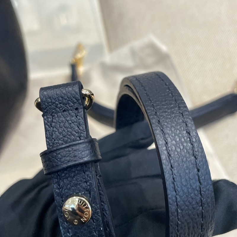 LV 黑金壓花全皮 手柄水桶包 芯片款 尺寸約26*26-29