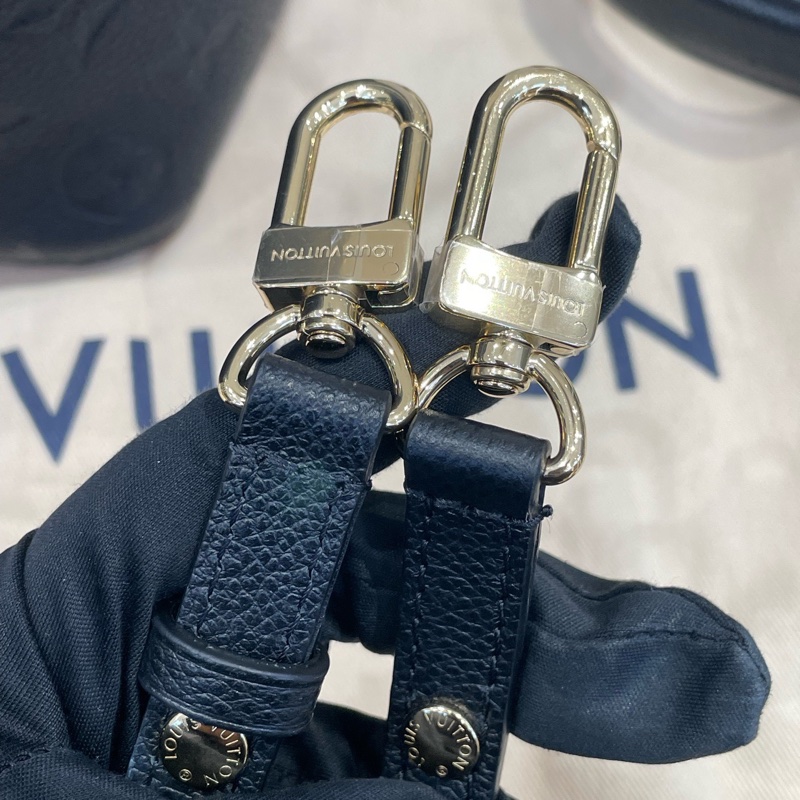 LV 黑金壓花全皮 手柄水桶包 芯片款 尺寸約26*26-30