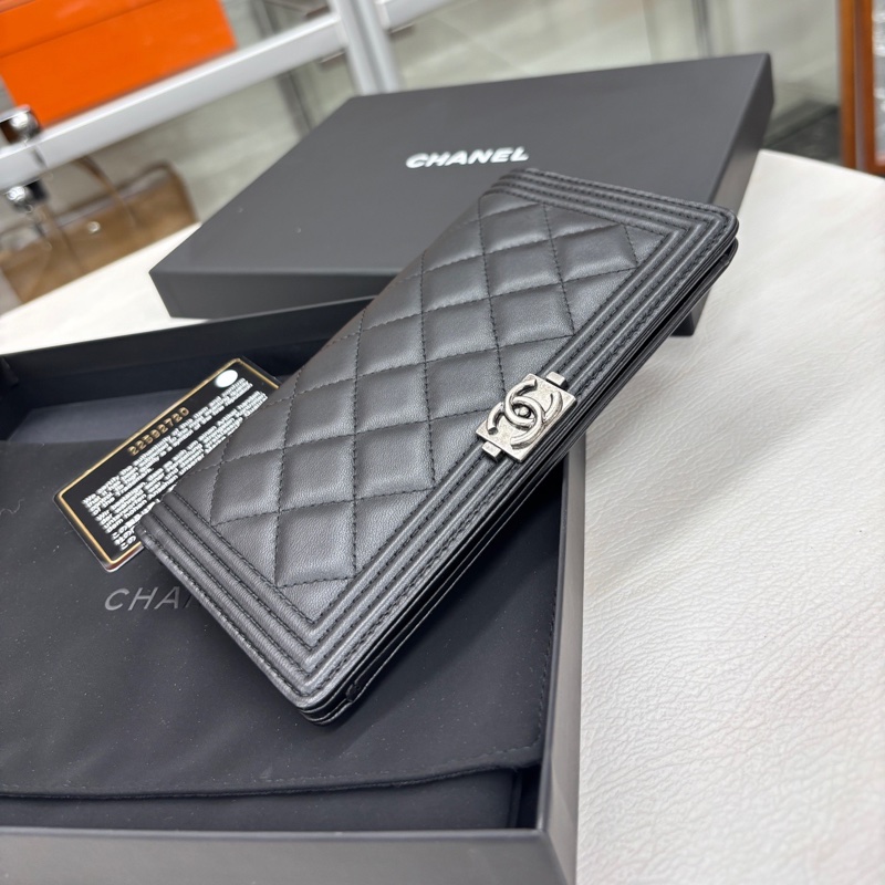 Chanel 黑銀Leboy對折長錢包 鐳射22開 附件卡、塵袋、盒。-2