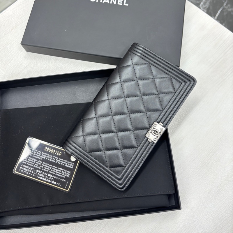 Chanel 黑銀Leboy對折長錢包 鐳射22開 附件卡、塵袋、盒。-5