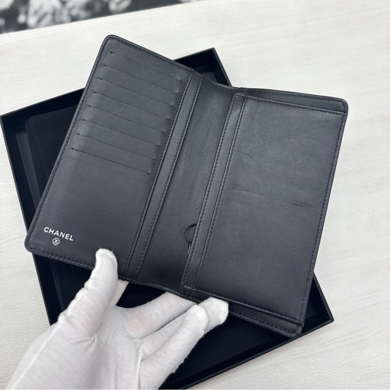 Chanel 黑銀Leboy對折長錢包 鐳射22開 附件卡、塵袋、盒。-6