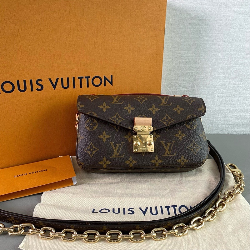 LV 超好看😍 經典小郵差包 晶片款 今年發票-0