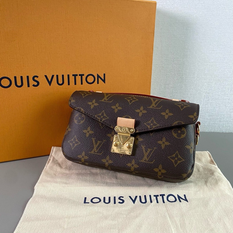 LV 超好看😍 經典小郵差包 晶片款 今年發票-2