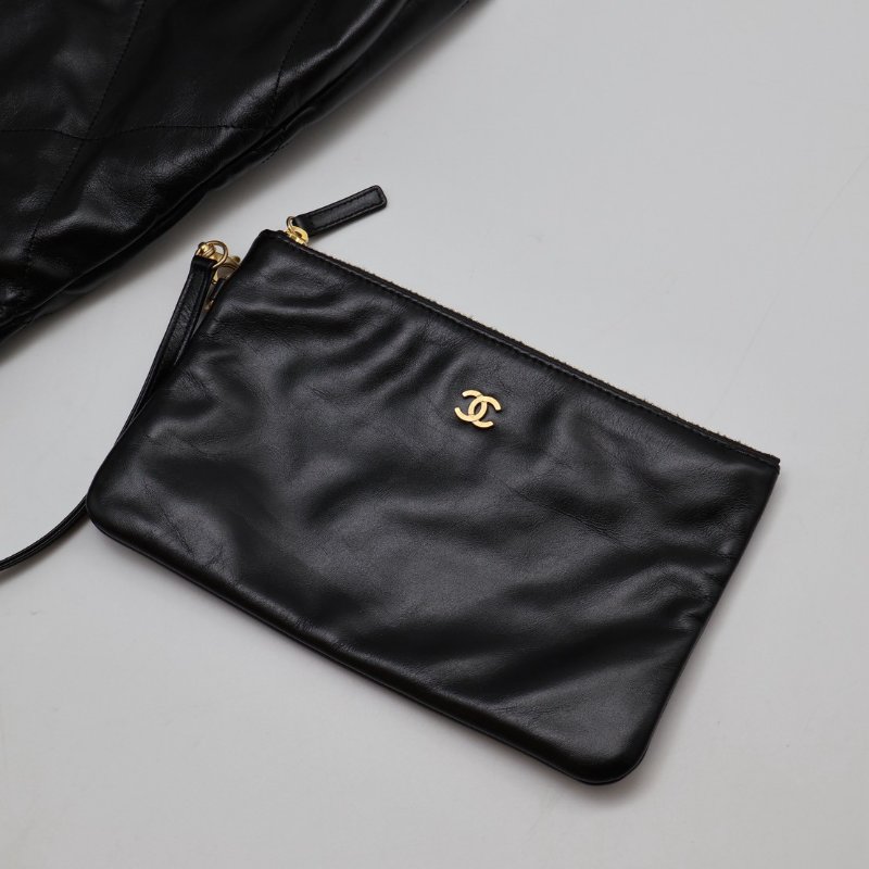 CHANEL 22 Bag - 中號白字黑金-4