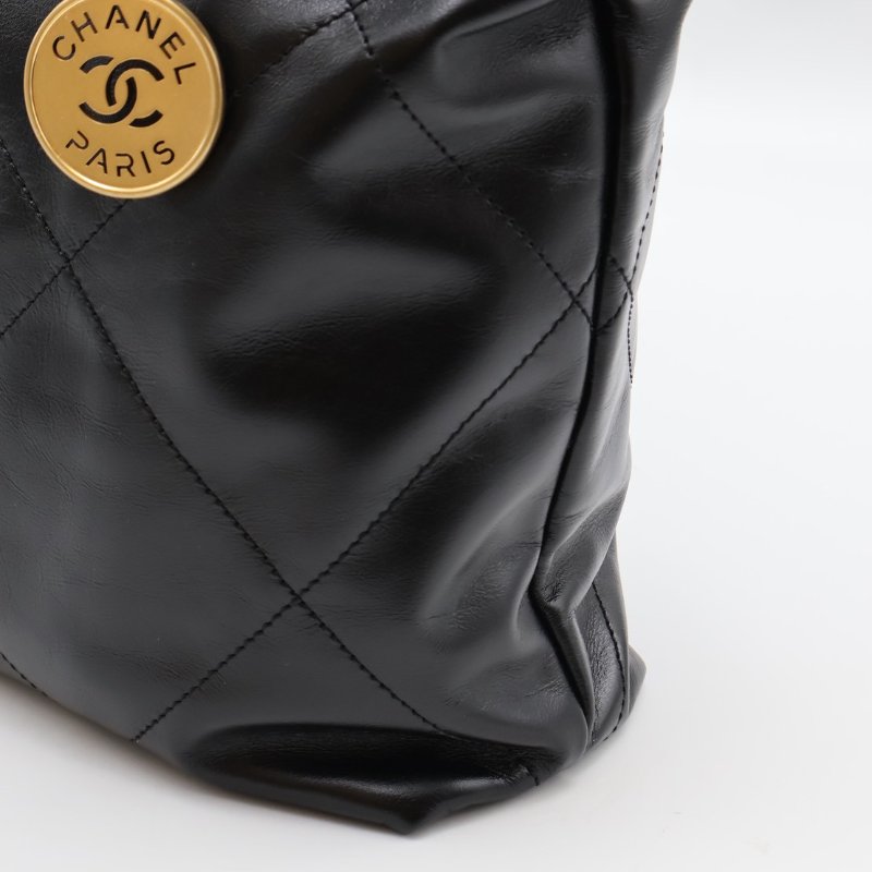 CHANEL 22 Bag - 中號白字黑金-7